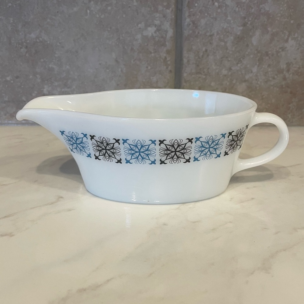 Vintage JAJ Pyrex Gravy Boat - Chelsea Pattern